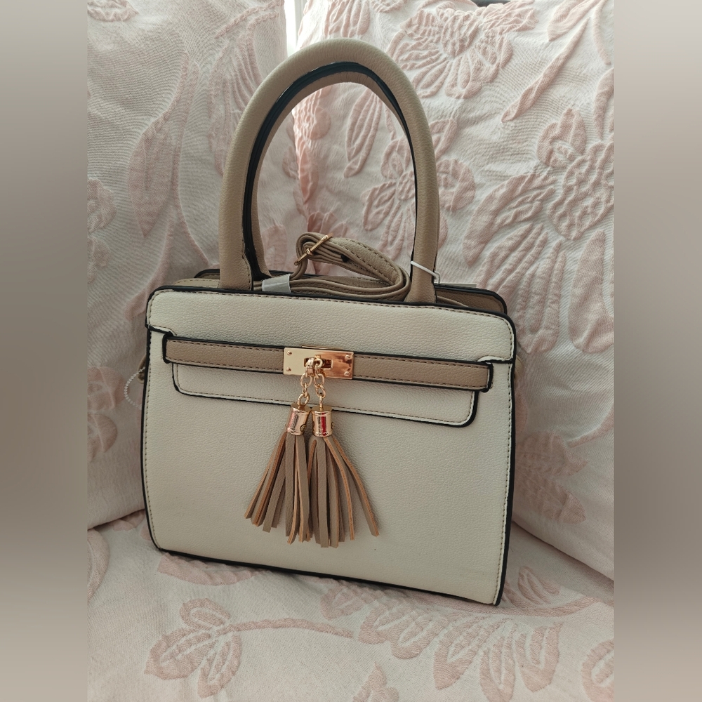 LE BAG Elegant Cream and Tan Handbag